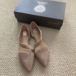 NEW Vince Camuto Jaylinn Cashmere Kidsuede Beige  Nude Flats Size 7.5 M NIB